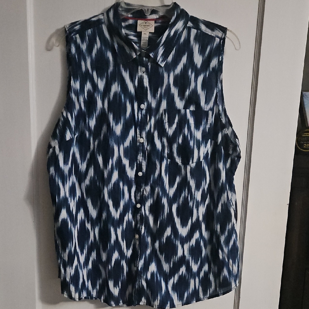 St. John's Bay Sleeveless Blue and White Button Down Shirt